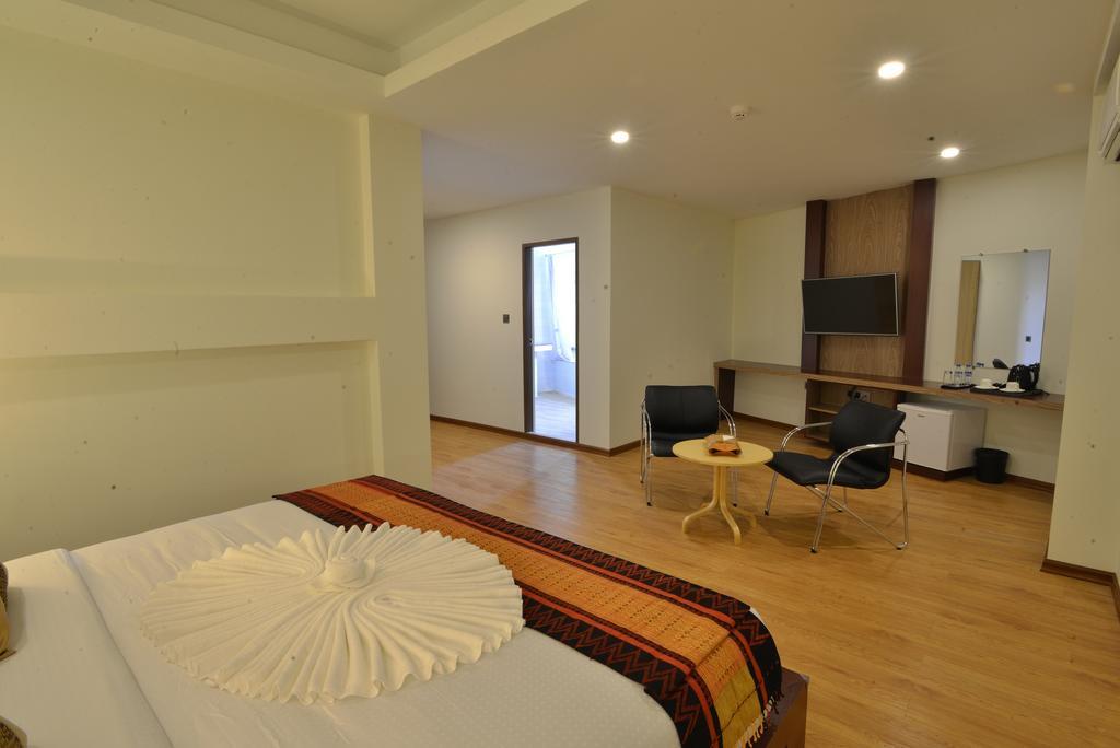 Serene Valley Hotel Yangon Exterior photo