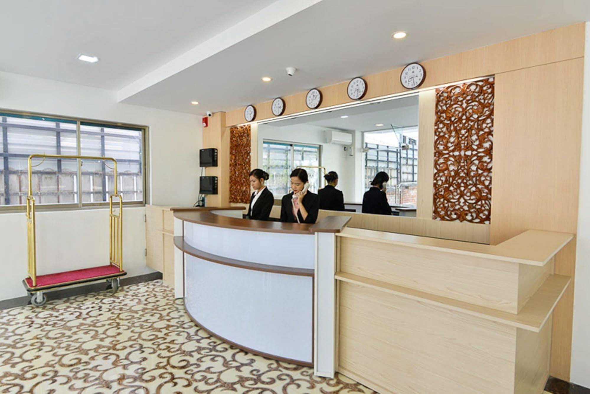 Serene Valley Hotel Yangon Exterior photo