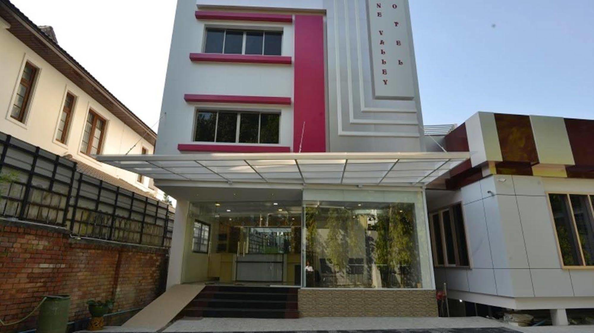Serene Valley Hotel Yangon Exterior photo