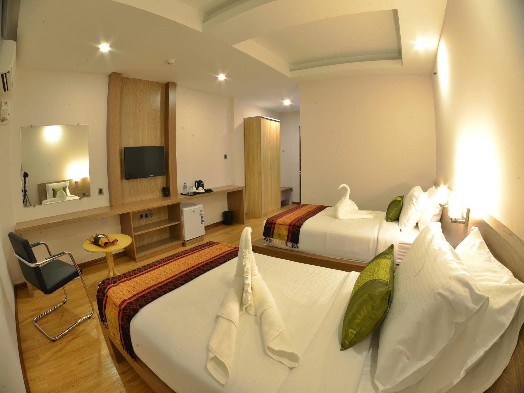 Serene Valley Hotel Yangon Exterior photo